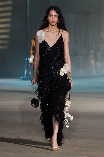 Look 12